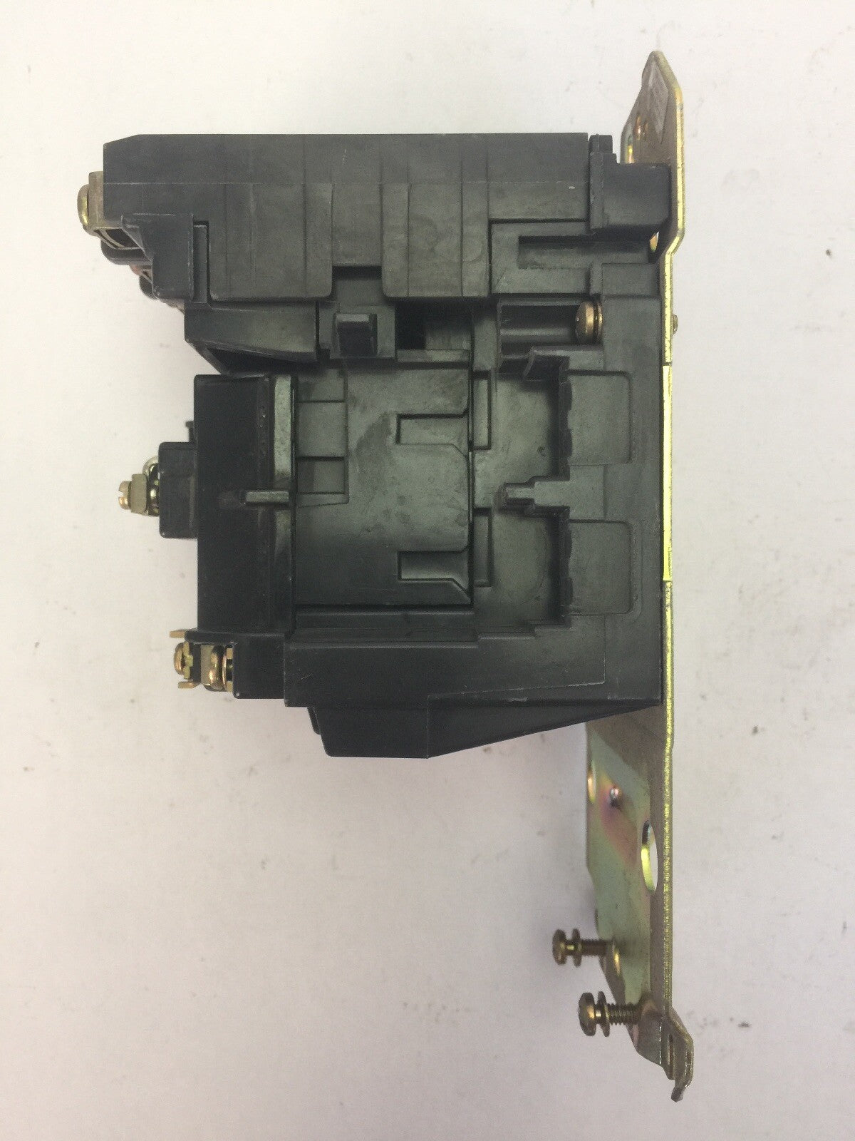 ALLEN BRADLEY 509-A0D-A2E SIZE 0 CONTACTOR 600VAC 18AMP SER B 5HP COIL 115-120V