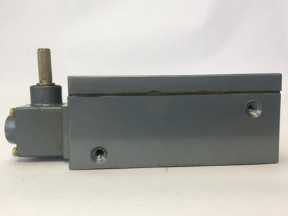 ALLEN BRADLEY 802X-A4W2 LIMIT SWITCH 600VAC 7200VA 720VA SERIES C NEMA TYPE 4