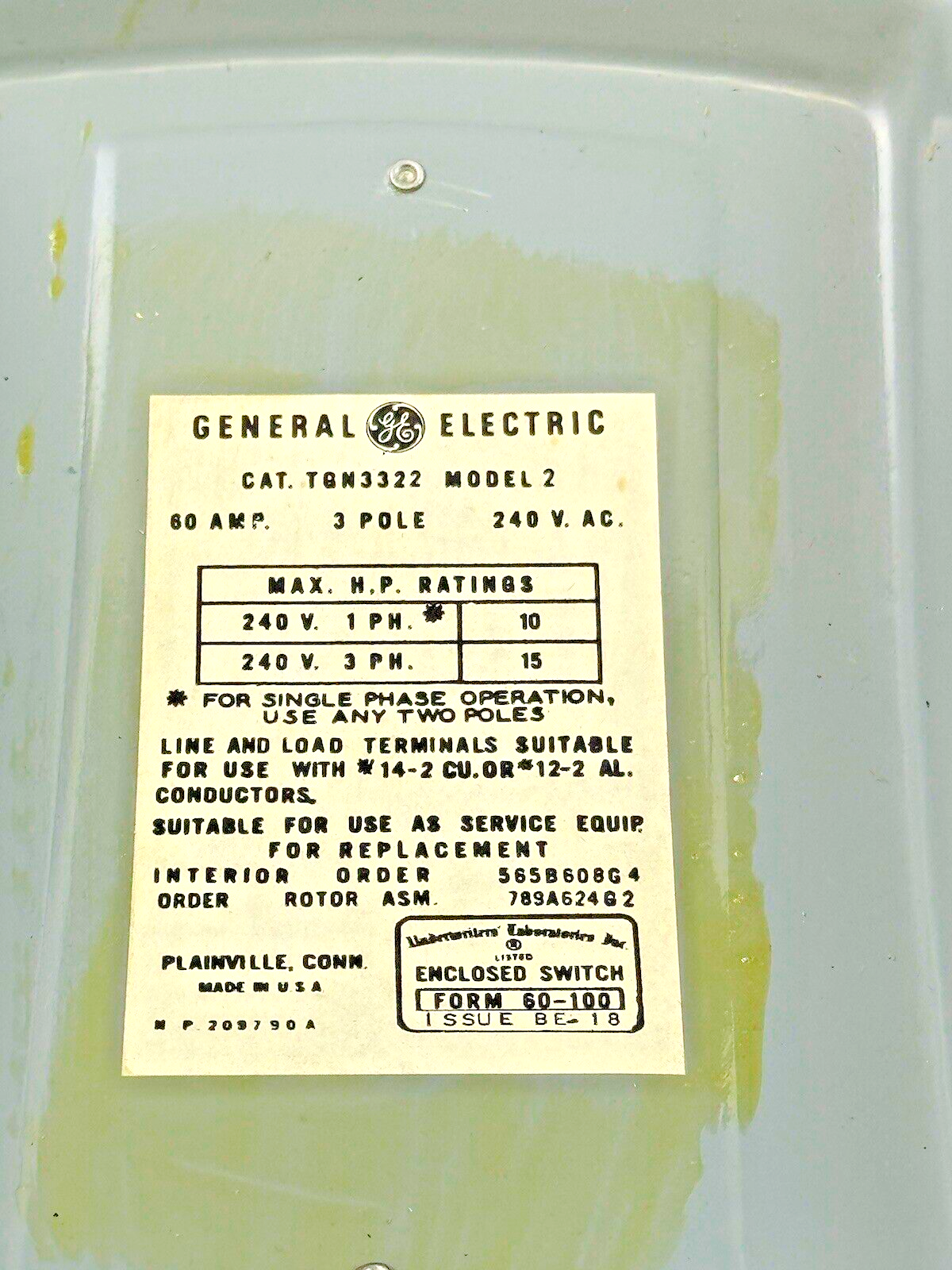 GE - TGN3322 MODEL 2 - SAFETY SWITCH - 60A/ 240VAC/ 3 POLE/ TYPE 1
