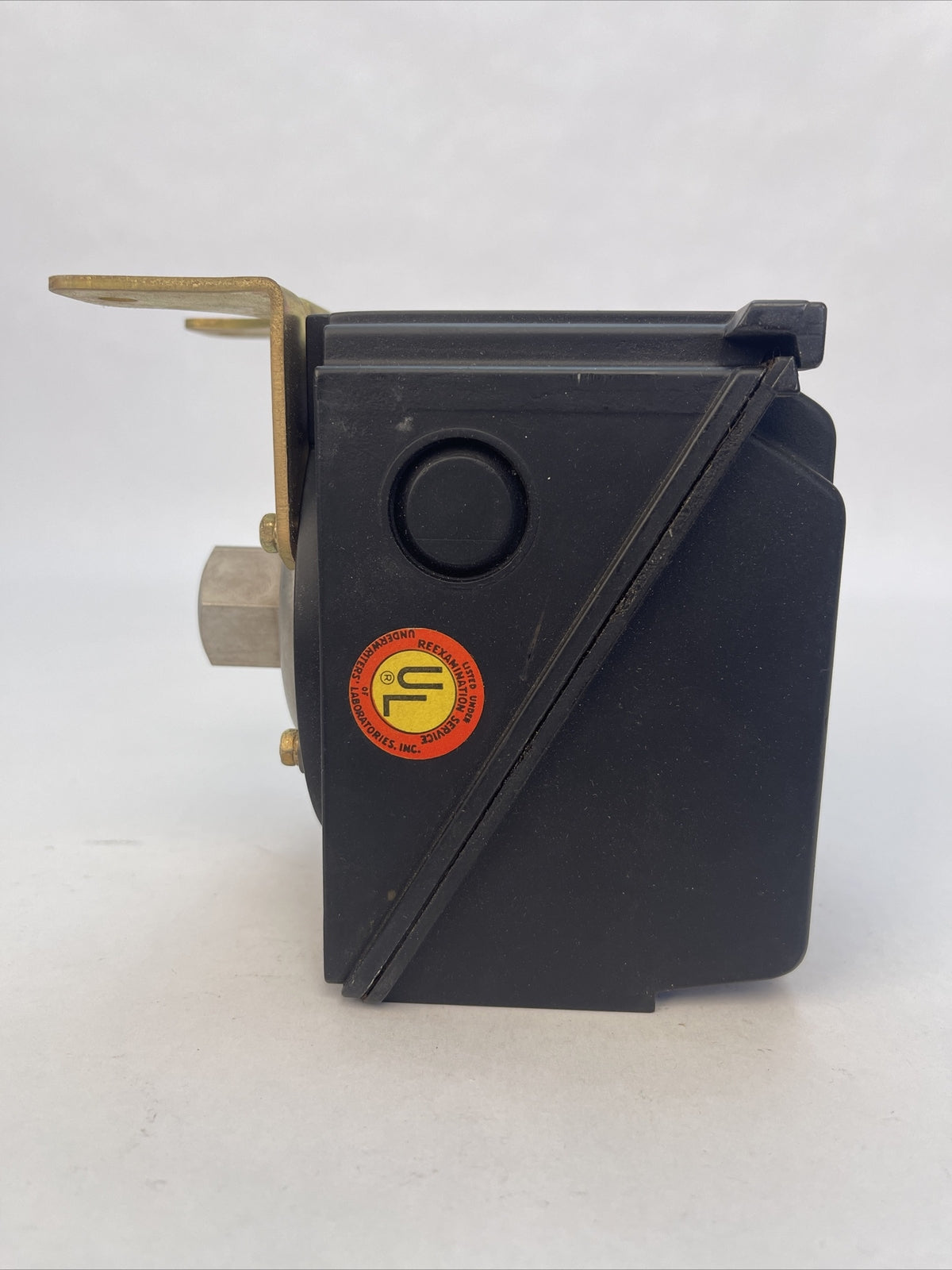 UNITED ELECTRIC CONTROLS J302 9832 555 PRESSURE SWITCH 0-100PSI 15A 125/250VAC