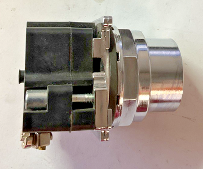 EATON 10250ED1197 ILLUMINATED PUSH BUTTON 120V SER.B2 WITHOUT GUARD