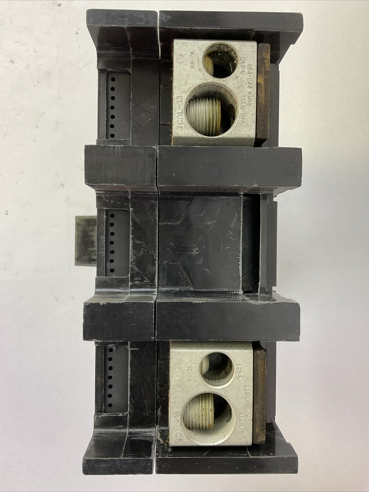 GE TJK426F000 CIRCUIT BREAKER FRAME 400AMP 600VAC 250VDC 2POLE NO TRIP UNIT