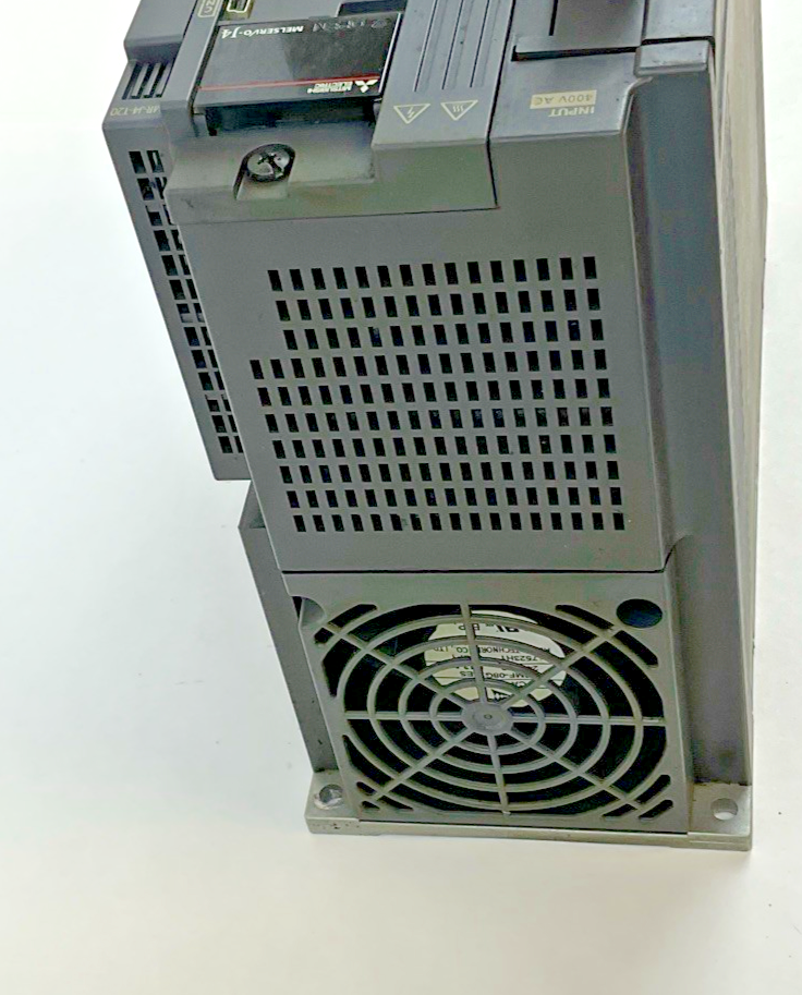 MITSUBISHI MR-J4-350B4-RJ020 AC SERVO 3.5KW 480V 7.9A MR-J4-T20