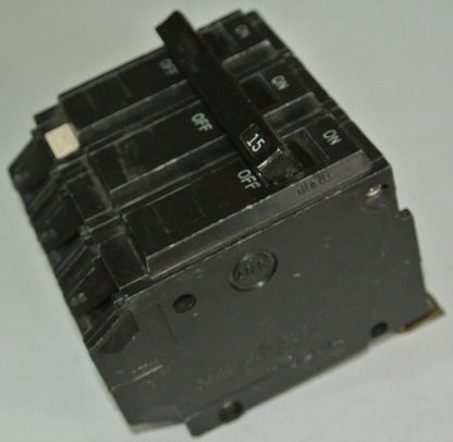 GENERAL ELECTRIC 3-POLE CIRCUIT BREAKER 15A - COMMON-TRIP