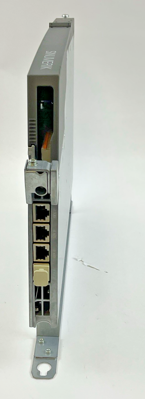 SIEMENS 6SL3040-1NB00-0AA0 SERVO DRIVE 24VDC 4.5A