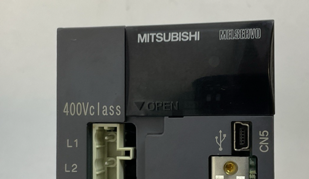 MITSUBISHI MR-J3-60BS4 600W SERVO DRIVE 1.4A 323V 1.5A  STRIPPED GROUND SCREW