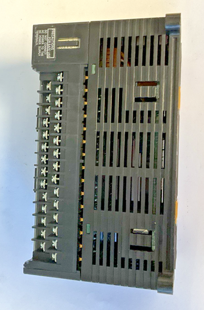 OMRON CP1L-M40DT-D PROGRAMMING CONTROLLER 24VDC 20W VER.1.0