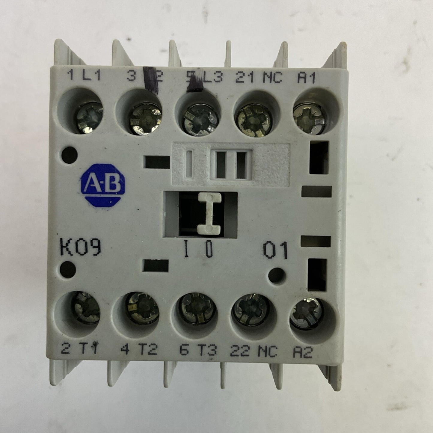 ALLEN BRADLEY 100-K09*01 SER A CONTACTOR COIL 24VDC 600VAC 15A 3PH 5HP