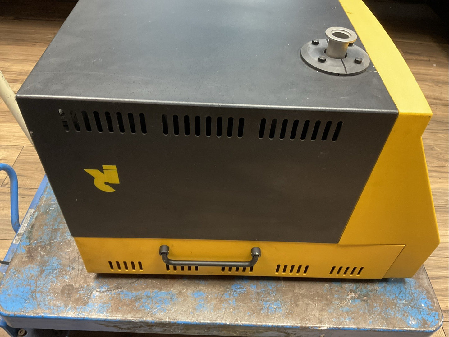 AMERICAN INDUSTRIAL INC MD490M VIC LEAK DETECTOR 100-240VAC 250W 50/60HZ