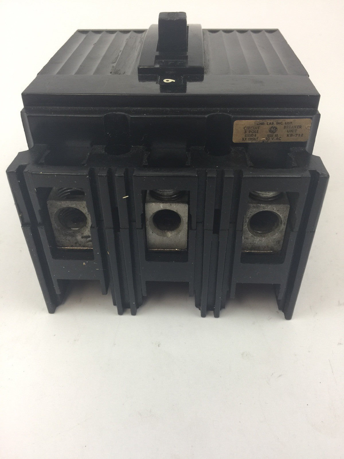 GE TE132030 CIRCUIT BREAKER 240 VAC 30 AMP 3 POLE