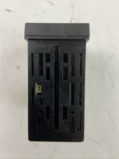 OMRON E5EN-R3MT-500 TEMPERATURE CONTROLLER 100-240VAC 50/60HZ 10VA
