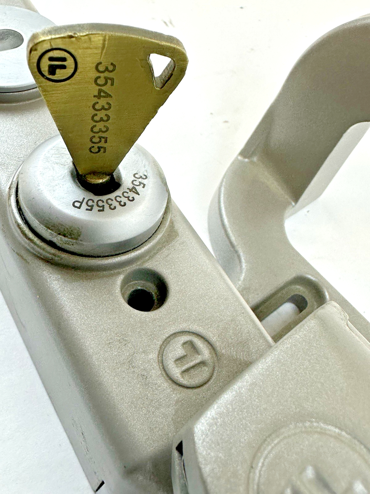 FORTRESS INTERLOCK 24V THHGNSMDUEMP6P7Q9 SAFETY SWITCH W/ KEY & Handle Actuator