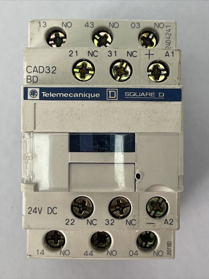 TELEMECANIQUE / SQUARE D CAD32BD CONTACTOR 600VAC 10AMP COIL 24VDC (LOT OF 5)