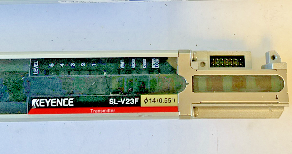 KEYENCE SL-V23F TRANSMITTER AND RECIEVER 24VDC 78MA VER.3 9.1MS TYPE4