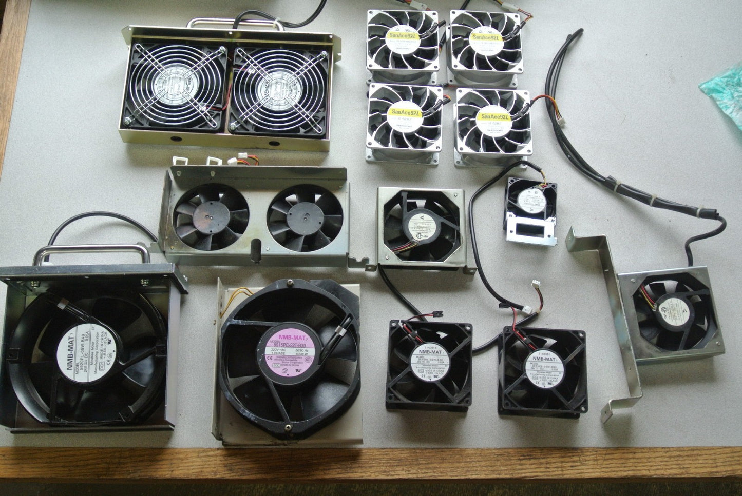 LOT of 13 FANS / FAN ASSEMBLIES - GREAT for MACHINE MAINTENANCE / COMPUTER TECH