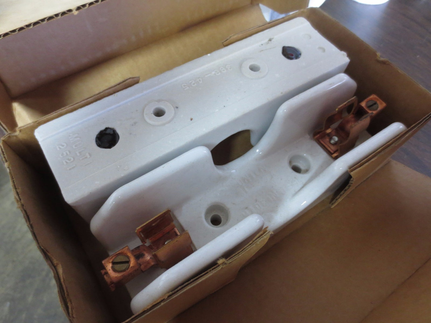 MULTI-UNION 2521 CARTRIDGE FUSE HOLDER, PORCELAIN BASE 388-425 31-60A, 600V 2pcs