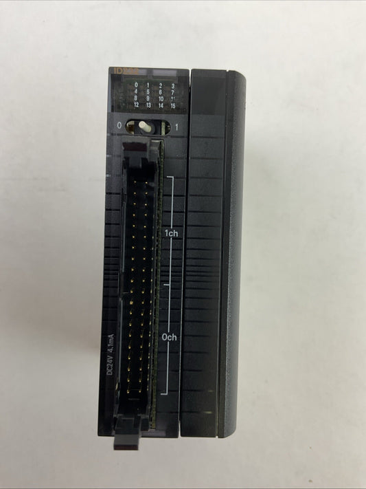 OMRON CJ1W-ID232 INPUT UNIT 24VDC 4.1mA CJ1W-TER01 END CAP