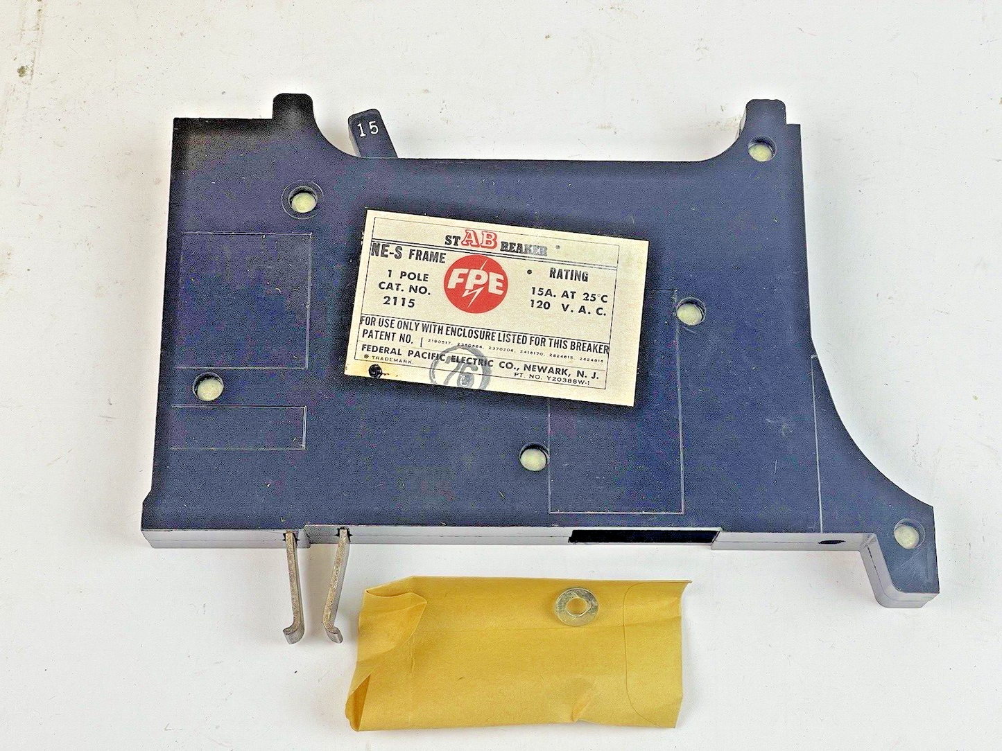 FEDERAL PACIFIC *BOX OF 10* - 2115 - NE-S FRAME 1 POLE, 15 A, 120 VAC BREAKERS