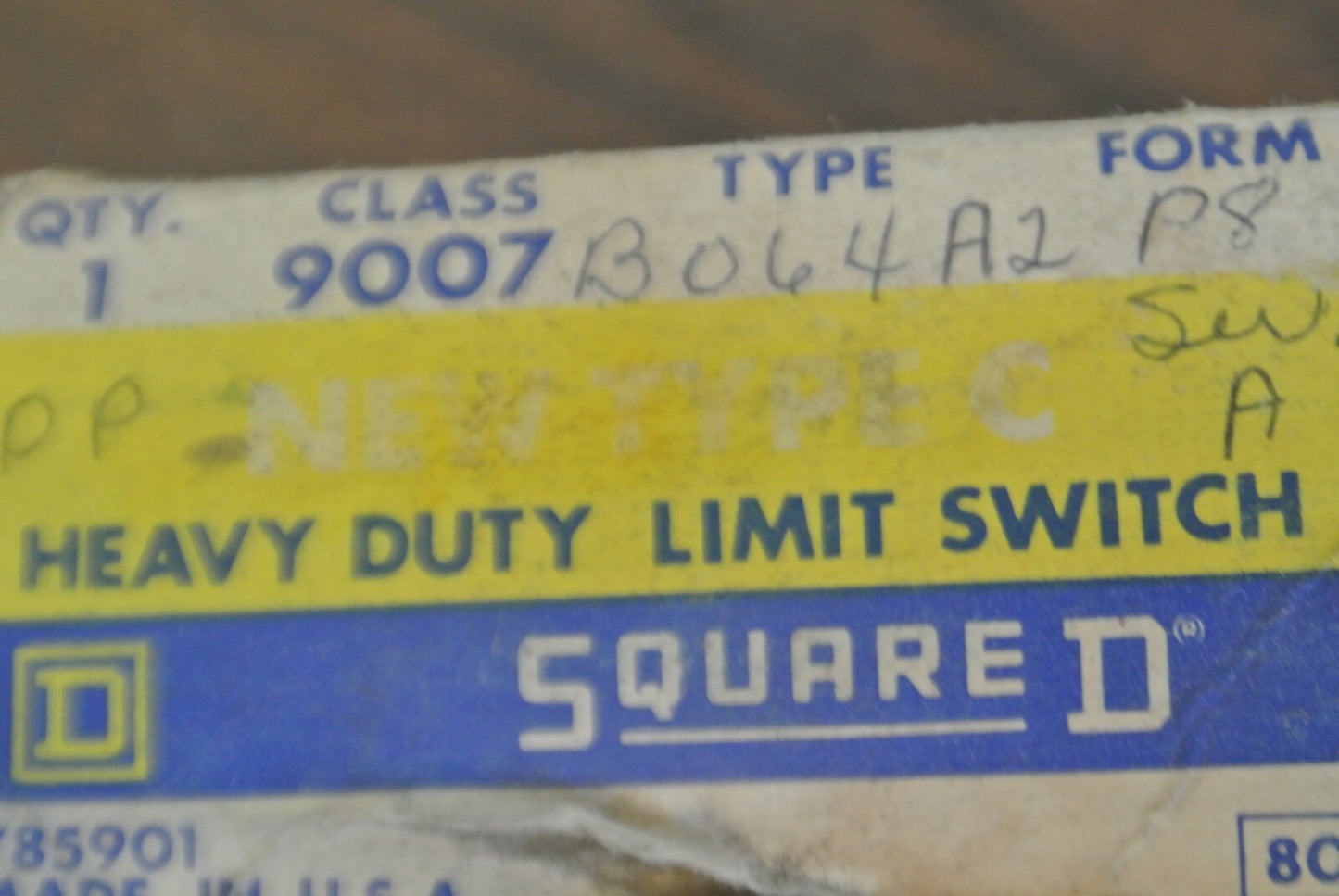 SQUARE D 9007 B064A2 HEAVY DUTY LIMIT SWITCH / NEW SURPLUS / FORM P8