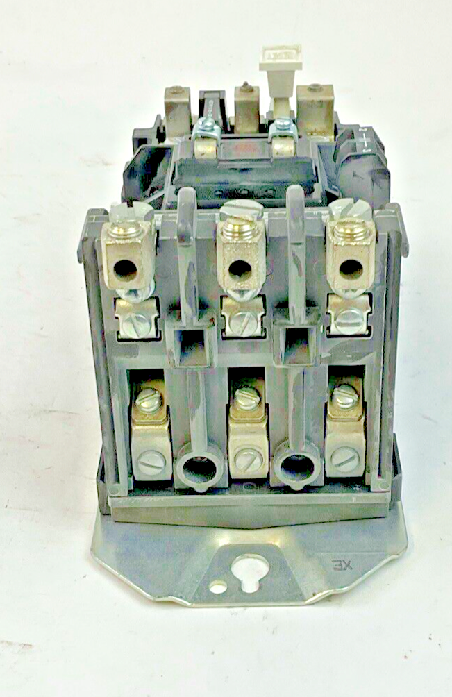 ALLEN-BRADLEY  500F-COD930 STARTER SER. C SIZE 2 W/ 595-A SER.C- HEATERS VARY