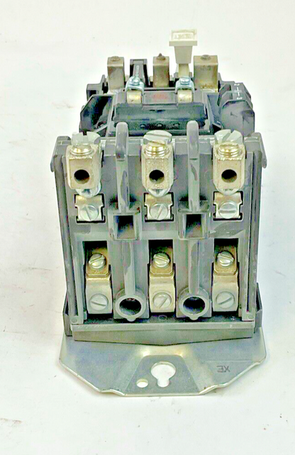 ALLEN-BRADLEY  500F-COD930 STARTER SER. C SIZE 2 W/ 595-A SER.C- HEATERS VARY