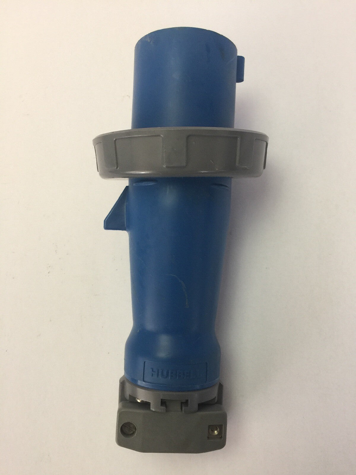 HUBBEL 363P6W PIN & SLEEVE WATERTIGHT PLUG 63A 220VAC 2 POLE 3 WIRE GROUNDING