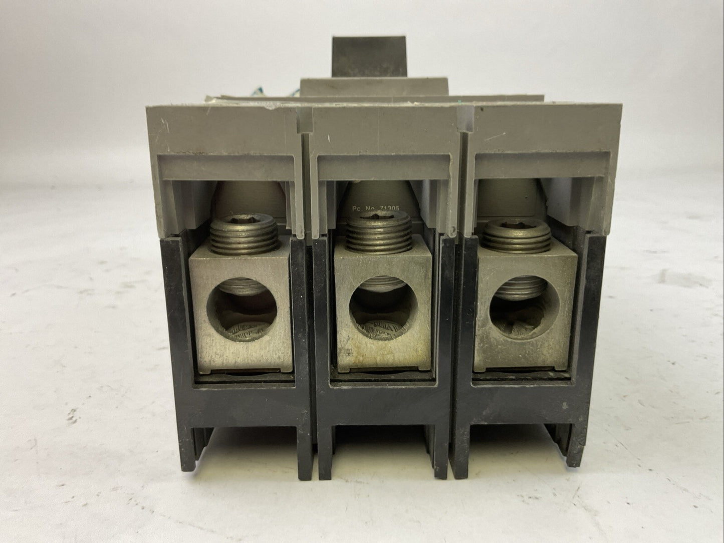 ITE FXD63B225 SENTRON SERIES CIRCUIT BREAKER 225AMP 600VAC 3POLE SIEMENS