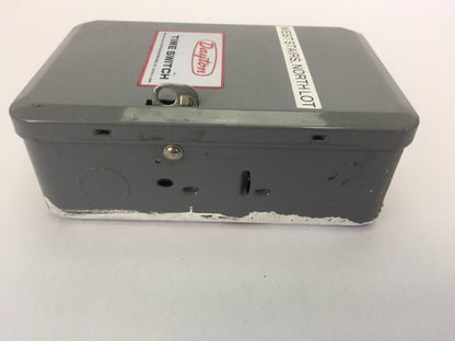 DAYTON 2E026 PROGRAM TIME SWITCH 125-480VAC 20AMP FOR 96 TIMING OPERATIONS ON