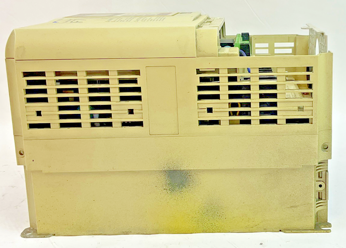 YASKAWA CIMR-F7U47P5 INVERTER DRIVE 47P51F 480V 50/60HZ VARISPEED F7