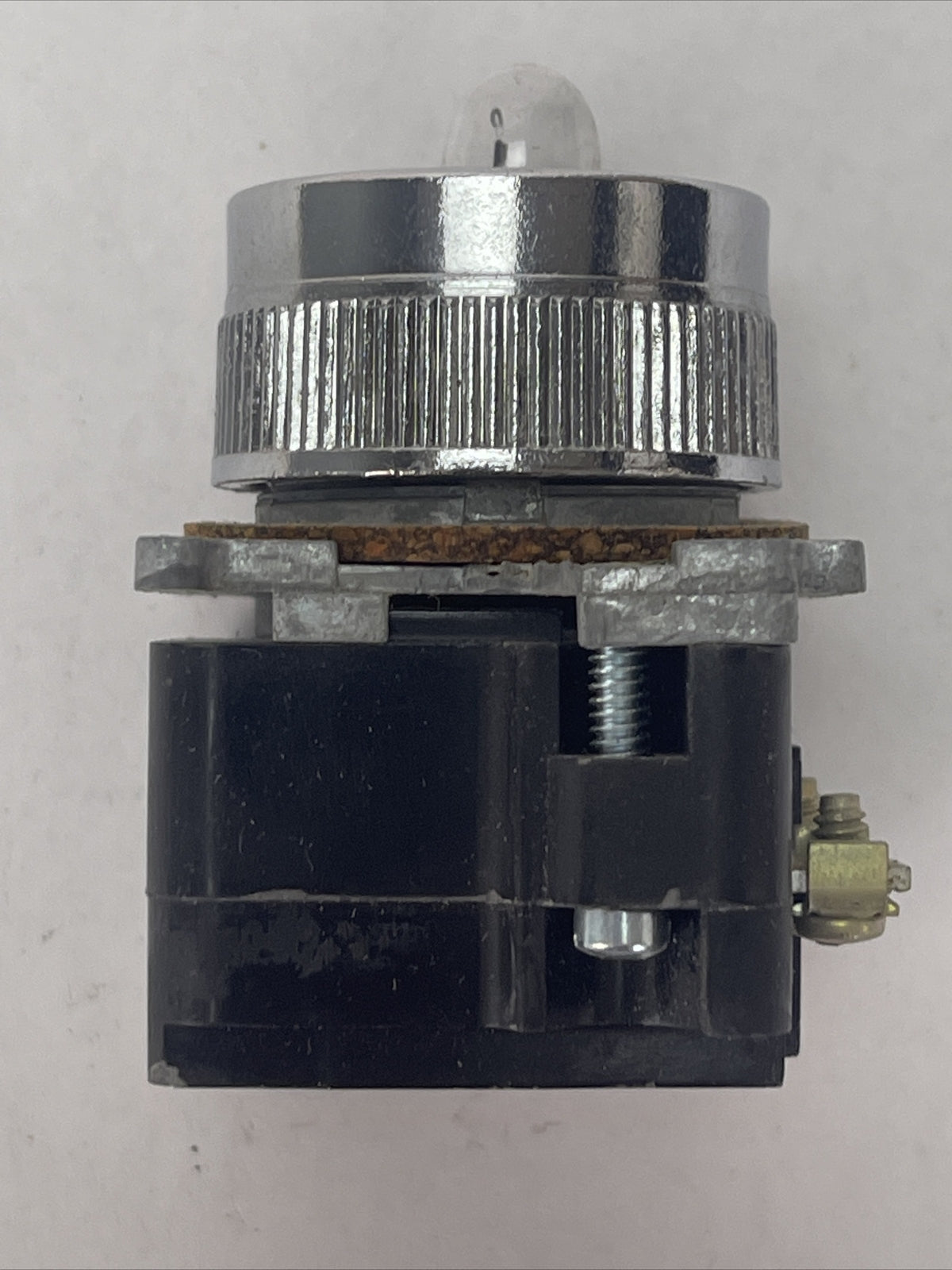 CUTLER HAMMER 10250T183 STD. IND. LIGHT TRANS. 1 HOLE MTG. 380V 50-60HZ