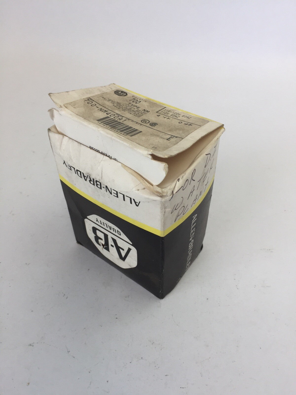 ALLEN BRADLEY 700-NM400A1 SER E AC RELAY 95AB86 COIL 120V 60HZ 110V 50HZ