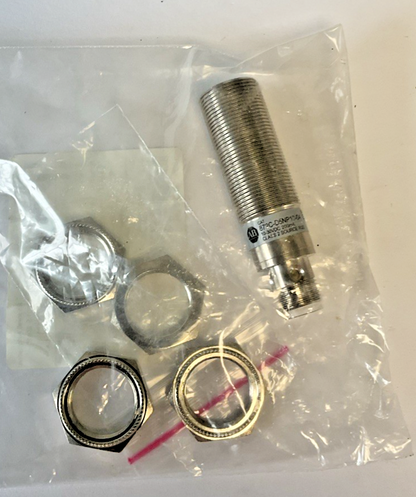 ALLEN BRADLEY 872C-D5NP18-D4 INDUCTIVE PROXIMITY SENSOR 30VDC CLASS2 200MA