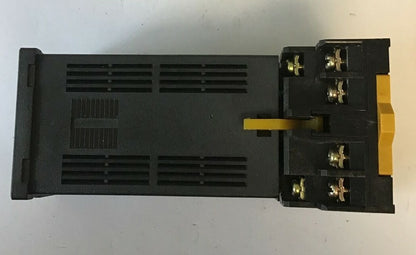 ORIENTAL MOTOR  DSP502M SPEED CONTROLLER 200V 50/60HZ W/ P2CF-11 CONTACT BLOCK