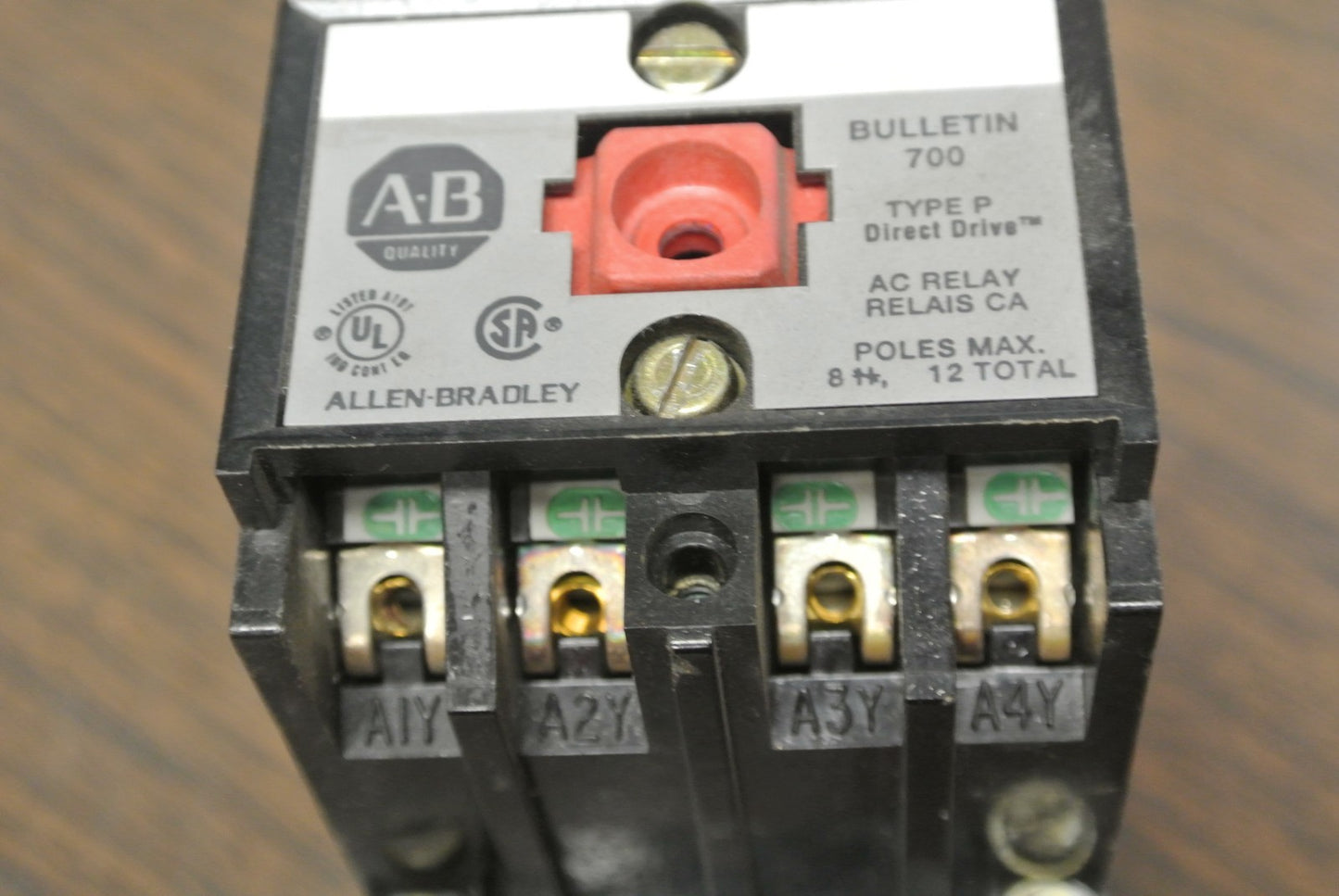 ALLEN-BRADLEY 700-P400A1 Ser. B - AC RELAY