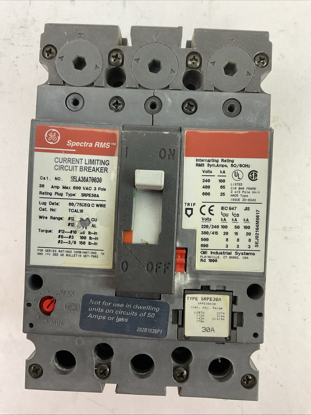 GE SELA36AT0030 CIRCUIT BREAKER 30AMP 3POLE 600VAC SRPE30A30 TRIP PLUG 30A