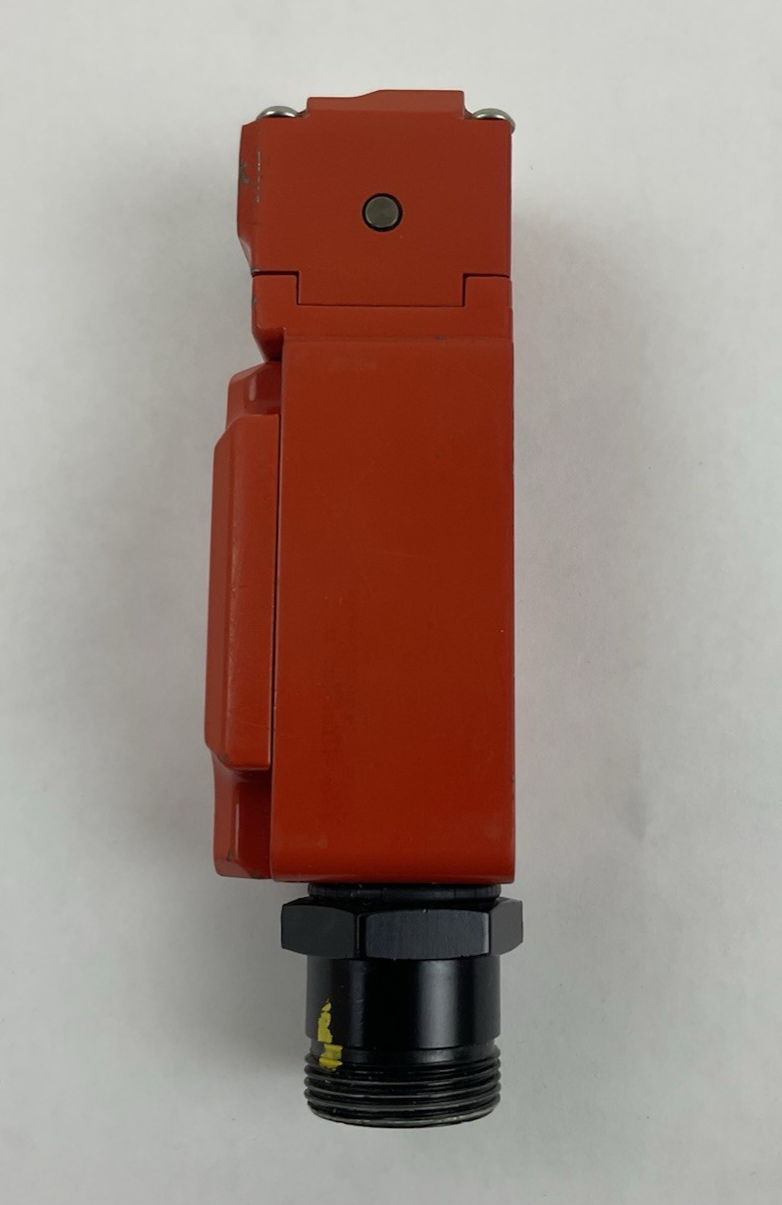 ALLEN-BRADLEY 240V GUARDMASTER SAFETY INTERLOCK SWITCH MT-GD2 / IEC 60947-5-1