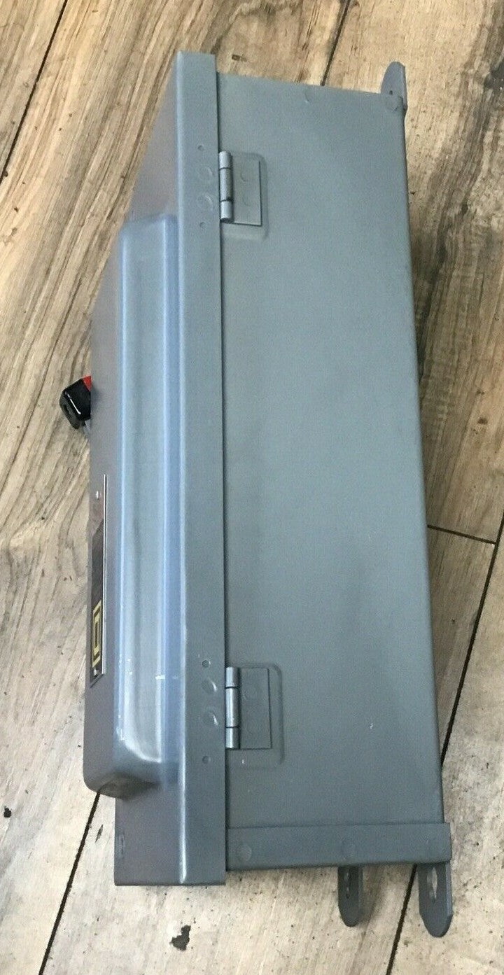 SQUARE D H322NA SAFETY SWITCH SER.D4 60A  FUSIBLE 600VAC/VDC 240VAC 15HP