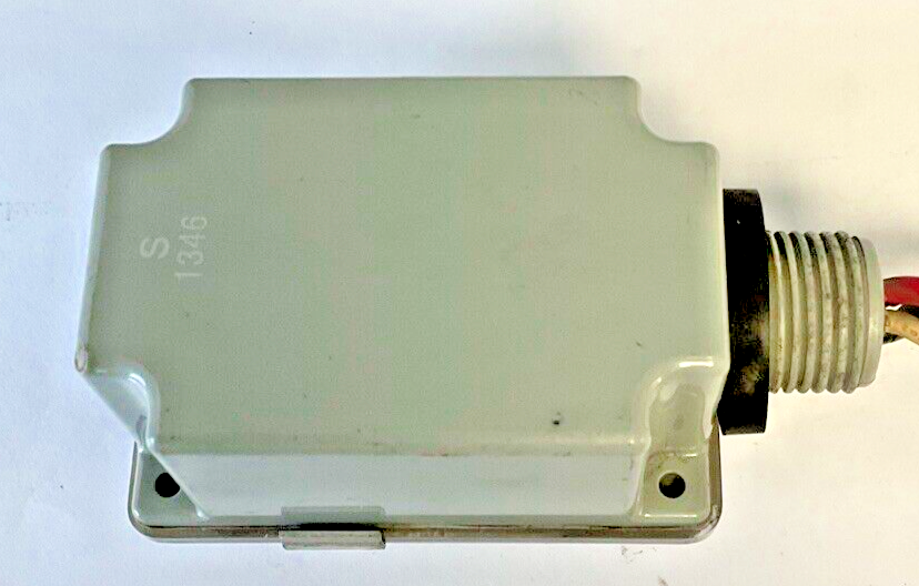 AREA LIGHTING RESEARCH PT-15 PHOTOELECTRIC SWITCH 120VAC 50/60HZ