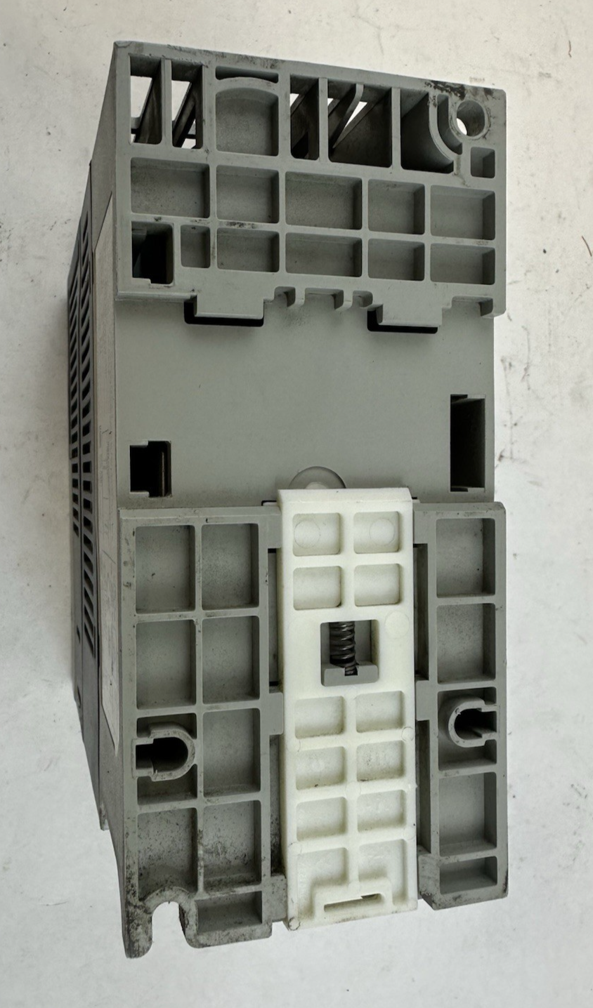 ALLEN BRADLEY 25B-D2P3N104 POWERFLEX 525 FRN:5.001 480V 1HP 2.3A SER.A