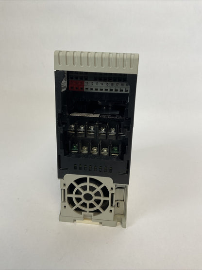 ALLEN BRADLEY 25B-D2P3N114 AC DRIVE SER A FRN 5.001 OUTPUT 0-460VAC