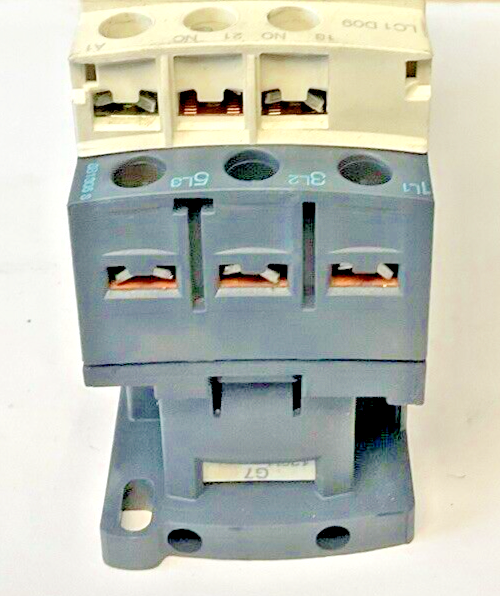 SCHNEIDER ELECTRIC LC1 D09 W/ LRD 10 CONTACTOR OVERLOAD RELAY 25A 690V 50/60HZ