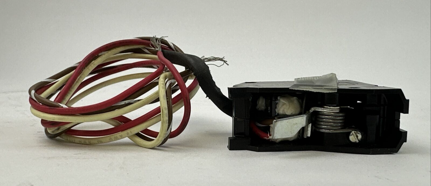 GE TFKASA2AB1 6A 240VAC 286A7734P28 AUXILIARY SWITCH F225 C/B ACCESSORY