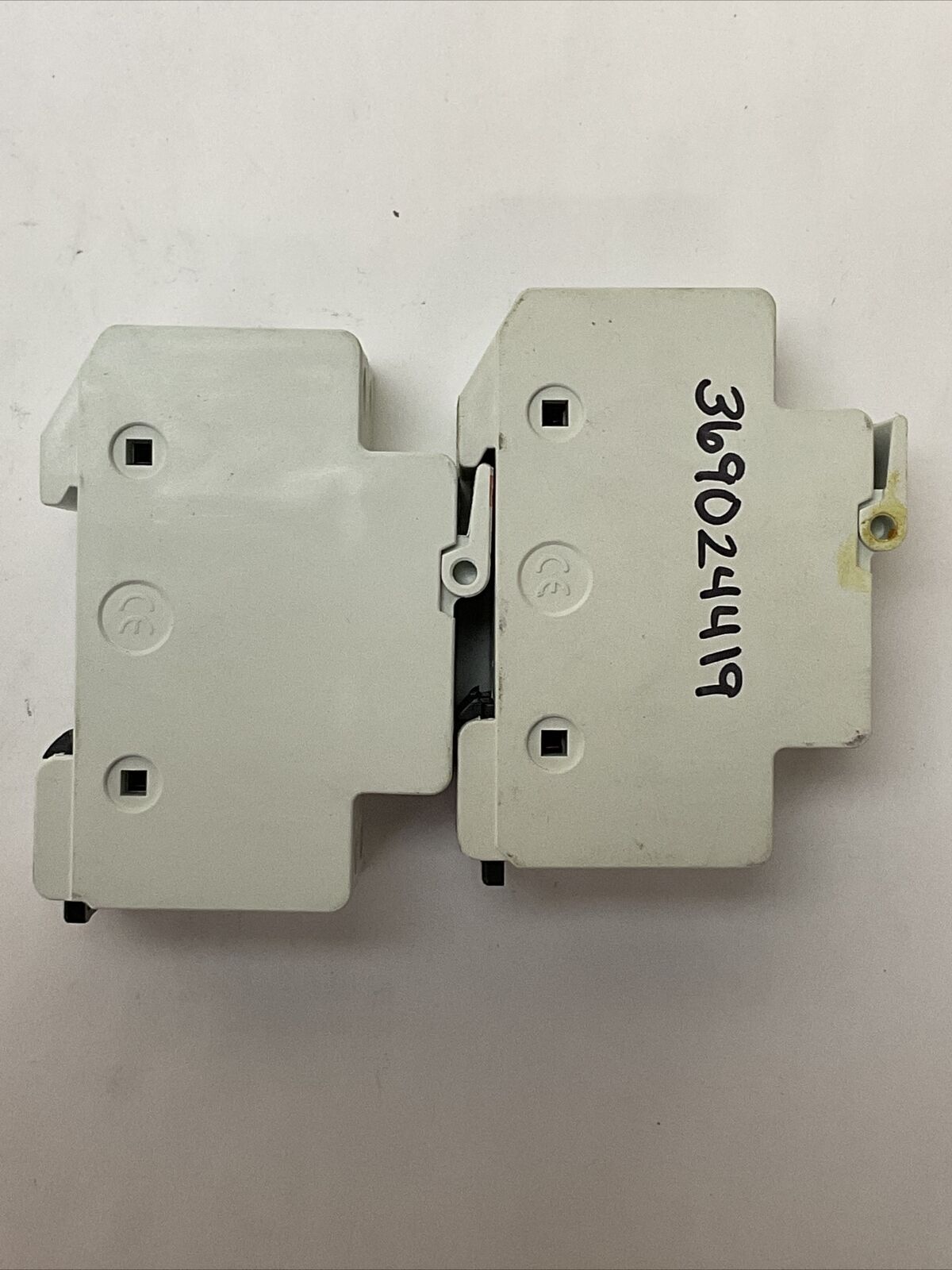 FERRAZ SHAWMUT USCC2 P216489 FUSE HOLDER USE CLASS CC FUSES 600V 30A (LOT OF 2)