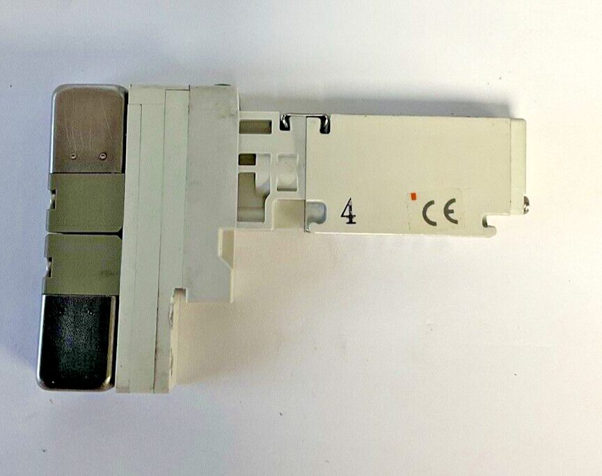 SMC VQC1400-51 SOLENOID PNEUMATIC VALVE 0.1-0.7MPA***LOT OF 2***