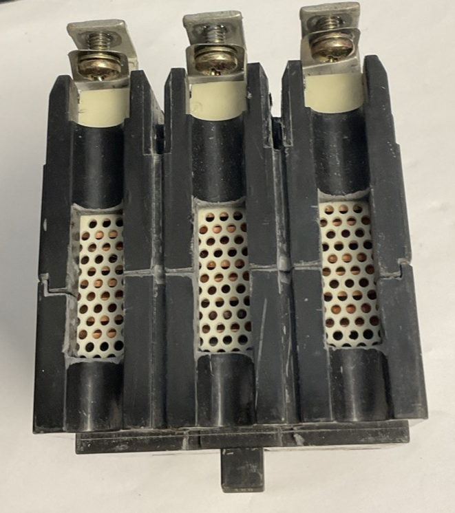 GE TEY3100 CIRCUIT BREAKER 100A 480VAC 3POLE