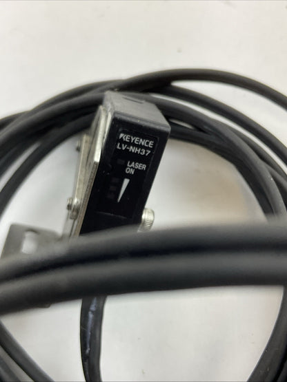 KEYENCE LV-N11CN 24VDC LV-NH37 SENSOR