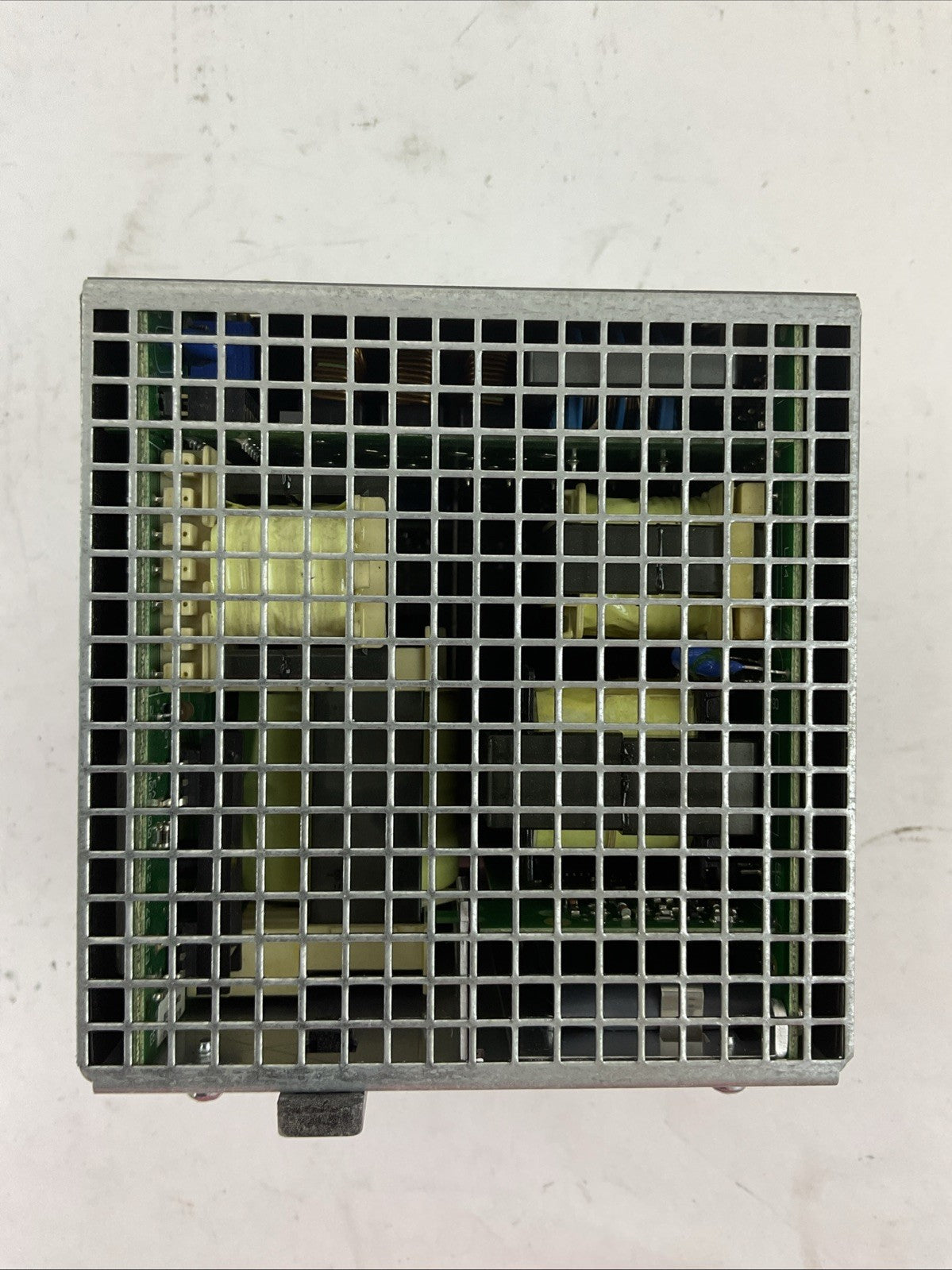 PULS QT40.241 POWER SUPPLY OUTPUT 24-28VDC INPUT 380-480VAC 1.8-1.3A 50-60HZ
