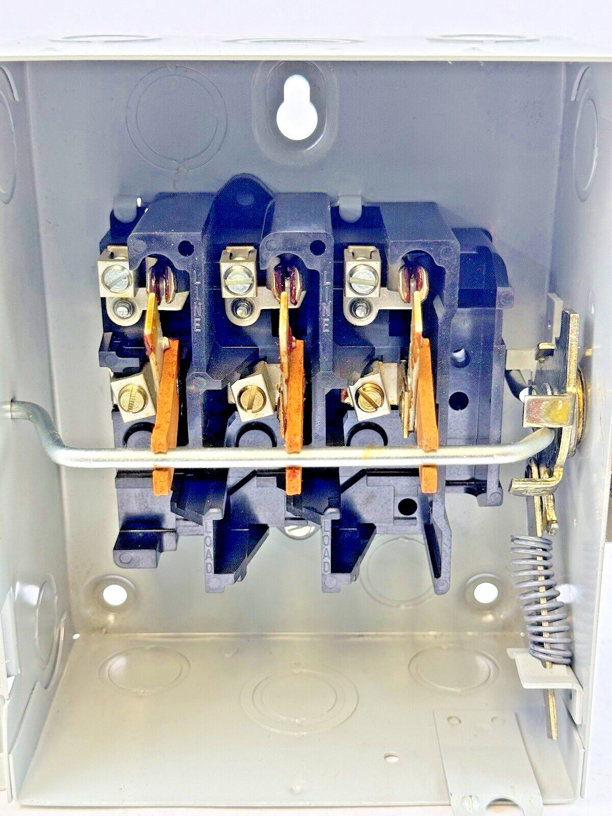 EATON - G321NFK - POWER MASTER SAFETY SWITCH - 30A/ 240VAC/ 3 POLE/ TYPE 1