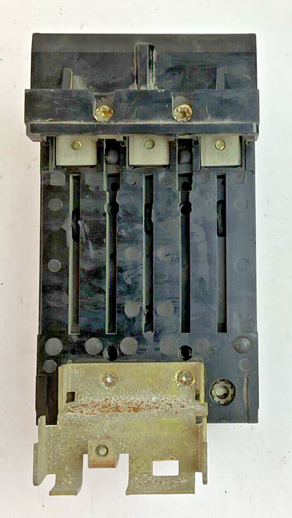 SQUARE D Q2B-32200 CIRCUIT BREAKER 200A 240VAC ***MISSING LUGS***