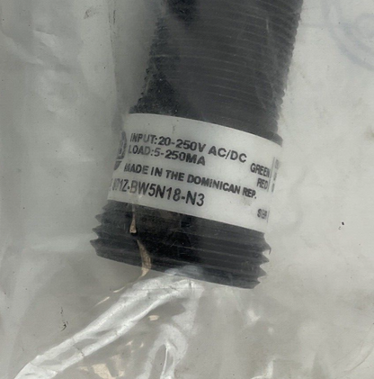 ALLEN BRADLEY 871Z-BW5N18-N3 INDUCTIVE PROXIMITY SENSOR SER.B 20-250VAC/DC 5MM